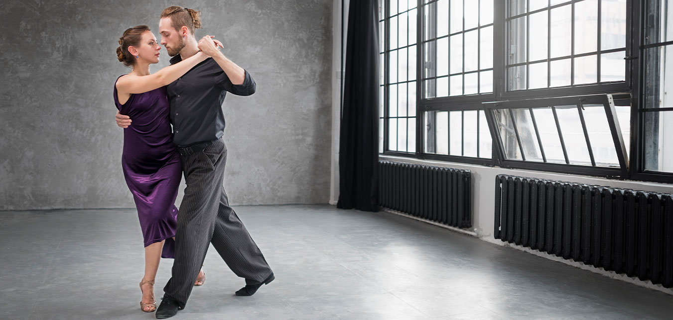 Eşli Danslar Topluluğu