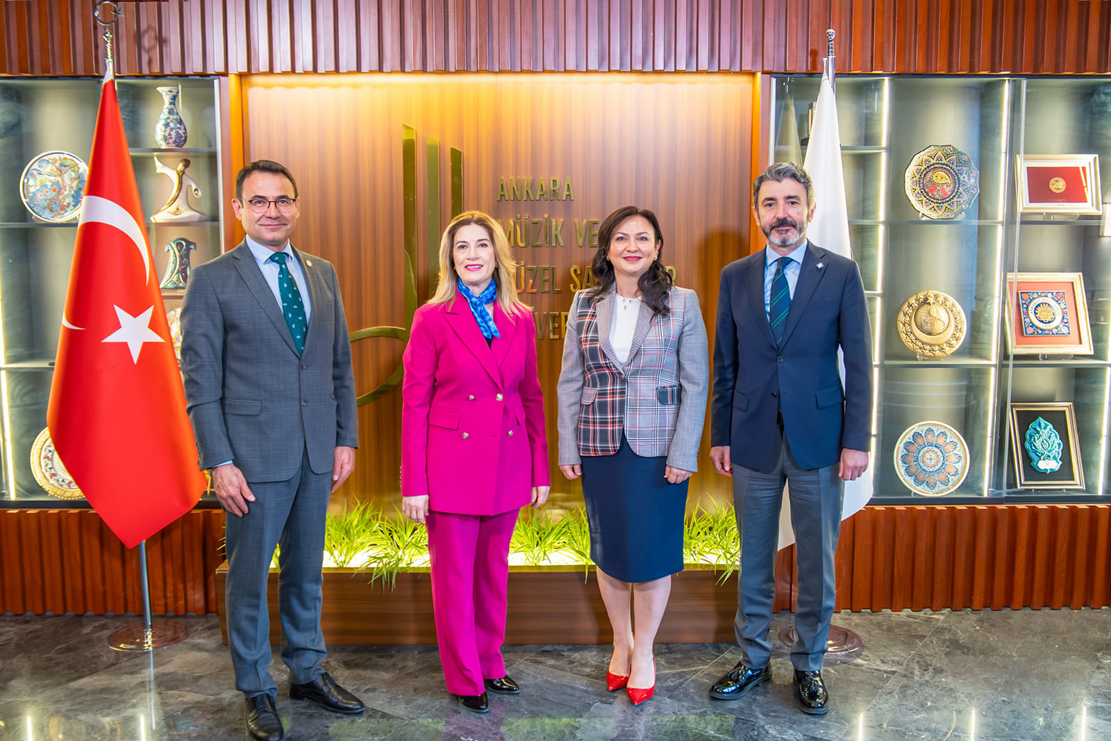 Rektörümüz Prof. Dr. Gülçin Yahya Kaçar’a Rektörlerden Ziyaret Foto-01